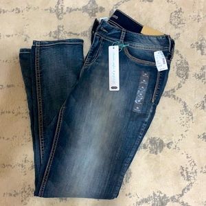Maurices jeans with tag